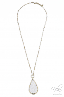 Csepp alakú medálos nyaklánc, ezüst színű